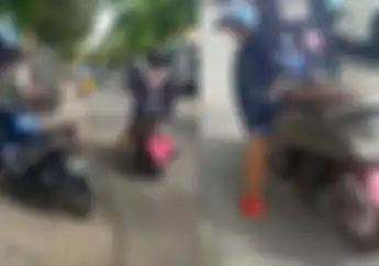 Bikin Melongo, Aksi Emak-emak Tutup Pelat Nomor Pakai Celana Dalam Takut Kena E-TLE