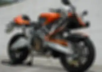 Aktor Hollywood Tom Cruise HUT Ke-60, Ternyata Koleksi Motor Sport Unik Lengan Ayun Di Depan