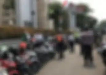 Ramai Soal Berantas Parkir Liar, Pendapatan Tukang Parkir Sebulan Bisa Setara Harga Motor Ini
