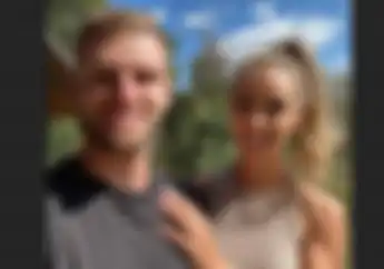 Courtney Renniers Model Cantik Tunangan Pembalap KTM Brad Binder