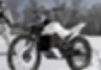 Gaya Trail Motor Listrik Veloc-E Garapan Barrel Motors Rilis 2024, Siap Terabas Segala Medan