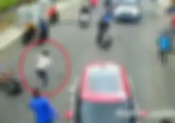 Video Maling Motor Kocar-kacir Dikejar Pemotor di Penjaringan, Jatuh Langsung Dikerubungi Warga