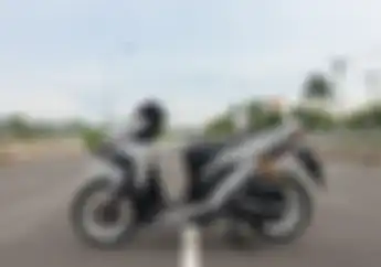 Modifikasi Motor Honda Vario 150, Tampil Rapi dengan ganti Velg Jari-jari