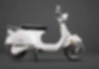 Motor Listrik EVeium Czar, Model Klasik, Harga Hampir Setara Dua Yamaha Fazzio
