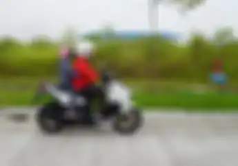 7 Cara Aman Membonceng Anak Saat Naik Motor Dari Pakar Safety Riding