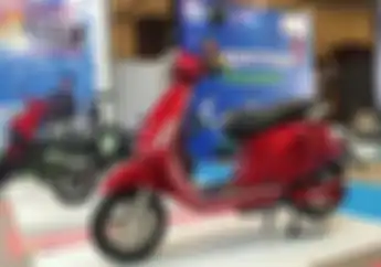 Vespa Primavera Versi Motor Listrik On The Road Cuma Seharga Honda Scoopy atau Rp 20 Jutaan  