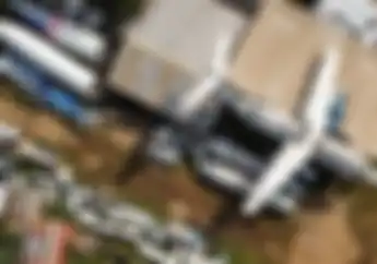 Viral Pesawat Bikin Macet Jalanan Parung, Ternyata Berakhir Di Kuburan