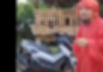 Parodikan Pesulap Merah, Bimsalabim Yamaha NMAX Berubah Jadi Sepeda