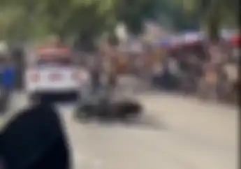 Viral, Video Pembalap Road Race Berjatuhan Gegara Ada Ambulans Parkir di Trek