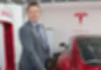 Elon Musk Umumkan Beli Manchester United, Nyaris Tewas Gara-gara Motor