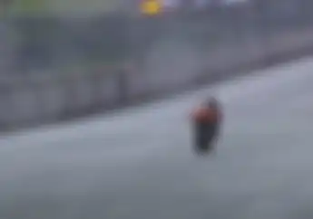 Duel Seru MotoGP Austria 2021, Pembalap Afrika Selatan Permalukan Marc Marquez dan Valentino Rossi