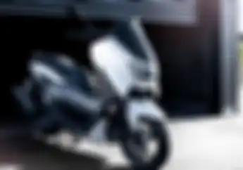 Dulu Polisi Buru Yamaha NMAX Warna Biru Sekarang Putih Dicari Gara-gara Pecundangi Harley-Davidson
