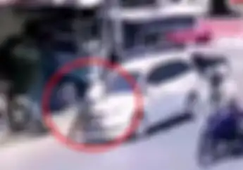 Tegang, Video Pemotor Kejar Honda Mobilio Yang Seret Polisi Usai Kabur Dari Razia di Trans Sulawesi