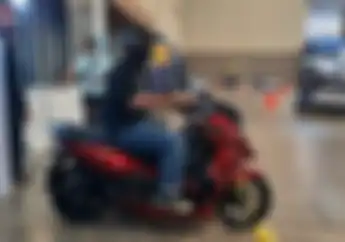 Harga Pertalite Bakal Naik, Motor Listrik Bisa Lebih Hemat Biaya?