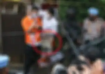 Tas Gucci Istri Ferdy Sambo Saat Rekonstruksi Jadi Sorotan, Harganya Setara Honda BeAT