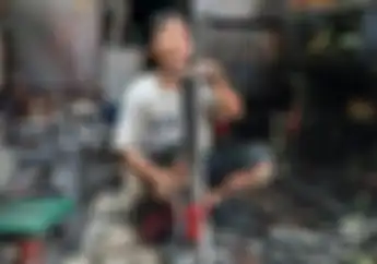 Rokhman Service Sokbreker Motor, Cuma Keluar Duit Segini Auto Empuk Lagi