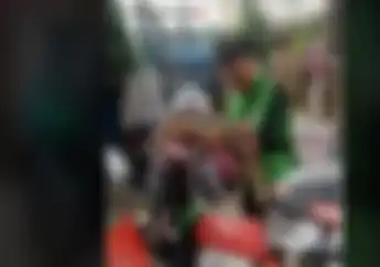 Bikin Geleng-geleng Kepala, Video Driver Ojol di Jakarta Dapat Orderan Antar Biawak
