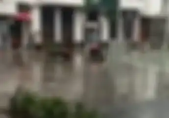 Gubrak! Sejumlah Pemotor Terkapar di Jalanan Kota Tua Jakarta, Kenapa Nih?