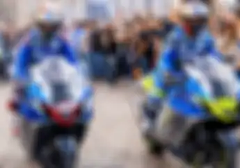 Suzuki GSX-1300R Hayabusa Livery MotoGP Digeber Alex Rins di Jalanan Kota Turin