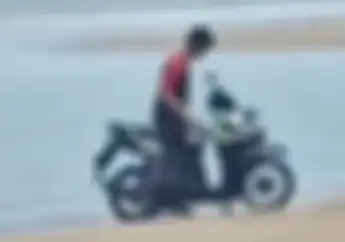 Video Pria Cuci Motor Pakai Air Laut, Awas Begini Efeknya Loh