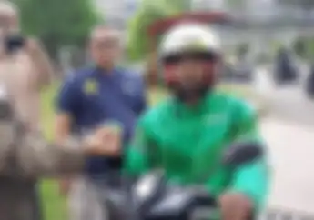 Driver Ojol Ini Dapat Hadiah Voucher Pertalite Saat Harga Pertalite Naik, Ternyata Karena Ini