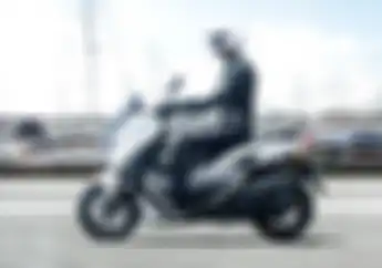 Kenalan Sama Yamaha NMAX 2022 Versi Jepang, Mesin Lebih Kecil Harga Lebih Mahal