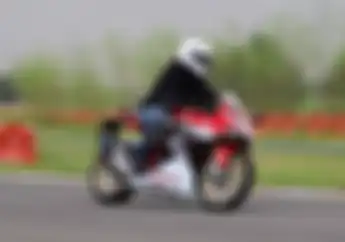 Test Ride Honda CBR250RR, Rider 100 Kg Tembus Top Speed Segini