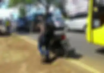 Jangan Asal Tolong Orang Tuntun Motor Mogok, Ini Akibat yang Terjadi