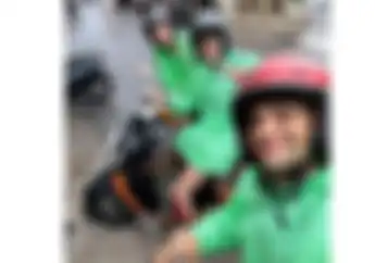 Jelang MotoGP Malaysia 2022, Aleix Espargaro Dan Jorge Martin Liburan ke Bali Naik Honda Scoopy