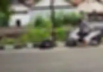 Polisi Akhirnya Tangkap Pemotor Honda PCX yang Ingin Curi Kabel PT KAI di Surabaya