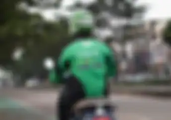 Ada Ancaman Cuaca Ekstrem di Jabodetabek, Begini Cara Driver Ojol Untuk Tetap Keluar Rumah Cari Nafkah