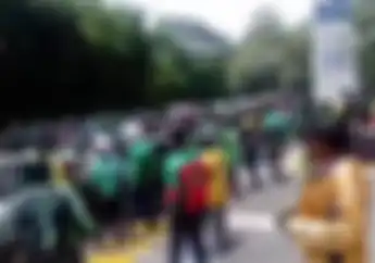 Viral Video Driver Ojol Geruduk Gedung Di Setiabudi Cari Sekuriti Pemukul Rekannya, Endingnya Begini