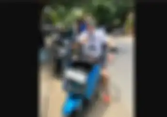 Mantan Murid Valentino Rossi Tiba Di Lombok Keliling Pakai Yamaha NMAX Jelang WSBK Mandalika