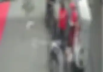 Pemotor Ketakutan Petugas SPBU Dipukul Pembeli Pertalite, Pelaku Jadi Buronan Polisi