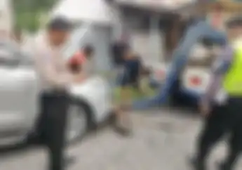 Koplak Anaknya Sendiri Jadi Korban Tabrak Lari Akhirnya Pelaku Dihakimi Masa Setelah Dicek Bapaknya