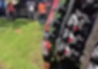 Truk Pengangkut Motor Nyungsep Di Jalan Tol Medan, Puluhan Motor Masih Aman