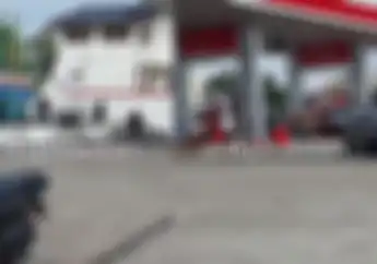 Detik-detik Aksi Pembacokan di SPBU Medan, Para Pemotor dan Petugas Panik, 1 Orang Tewas.