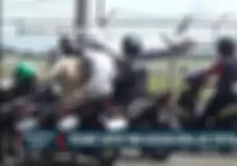 Pemotor Sampai Melongo, Pesawat Carter Tamu Pernikahan Kaesang-Erina Jadi Tontonan Warga