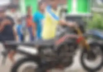 Heboh, Warga Temukan Motor Trail Misterius Honda CRF150L Di Dalam Waduk Mojomanis Lamongan
