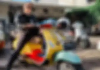 Gokil, Pertama Kali Cinta Laura Naik Motor Langsung Vespa Primavera Sean Wotherspoon