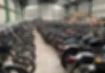 Harta Karun Ratusan Motor Gede dan 50 Ton Spare Part Teronggok Dalam Gudang