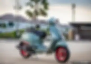 Motor Modifikasi Vespa Sprint Konsep Sporty Elegan, Kaki-Kaki Banyak Part Hedon