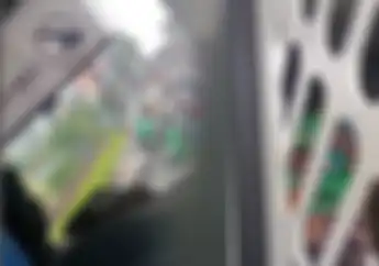 Mencekam, Sopir Dan Kondektor Bus TransJakarta Diserang Driver Ojol, Penumpang Teriak Histeris