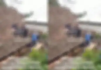 Video Motor Matic Honda BeAT Nyangkut Di Atas Genteng Di Magelang, Warga Ungkap Kondisi Jalan
