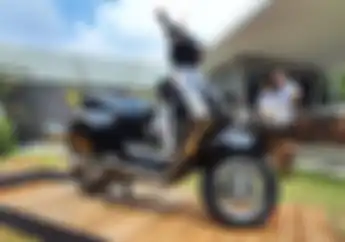 Modifikasi Motor Vespa Matic Pakai Pelek Lokal, Mulai Rp 1 Jutaan