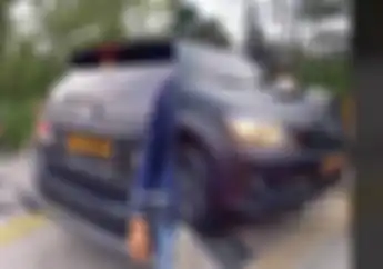 Mobil Polisi Tabrak Pemotor di Pulogadung, Terobos Lampu Merah Tanpa Nyalakan Sirine