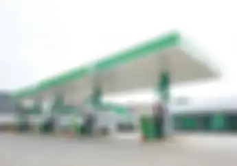 Harga Bensin Saingan Pertamax Turun, Ini Daftar Harga BBM BP-AKR Terbaru