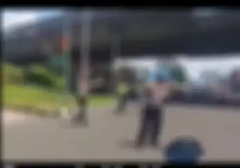 Kocak, Pemotor Dicegat Polisi Baca Doa Selamat Dunia Akhirat, Endingnya Malah Dapat Rejeki