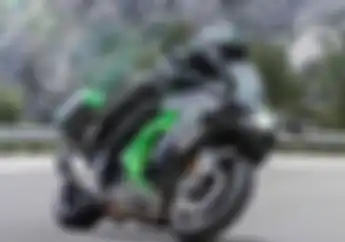 Kawasaki Kasih Penyegaran Ninja H2 SX SE, Punya Sensor Kamera Auto Hi Beam