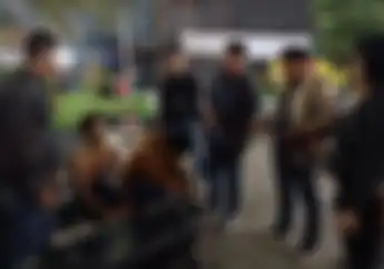 Isi Bensin di SPBU Sambil Bawa Pedang, Dua Pemotor di Cirebon Ditangkap Polisi